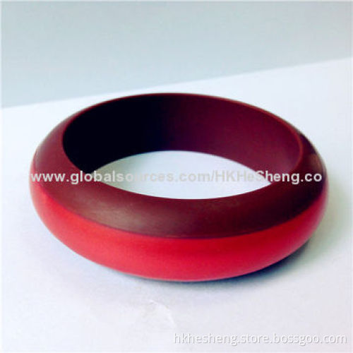 2014 Qualified Charming Food-grade Silicone Bracelets, Non-toxic and BPA-free